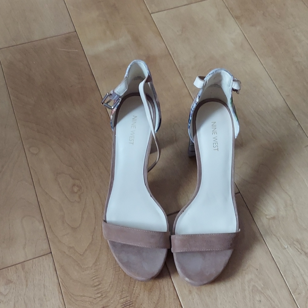 Open toe heeled shoe. Excellent condition